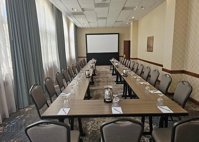 Crowne Plaza Phoenix - Golf By Ihg 4*