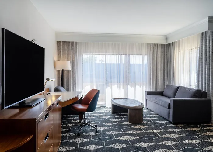 Crowne Plaza Phoenix - Golf By Ihg 4*