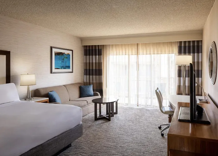 Resort Crowne Plaza Phoenix - Golf By Ihg 4*