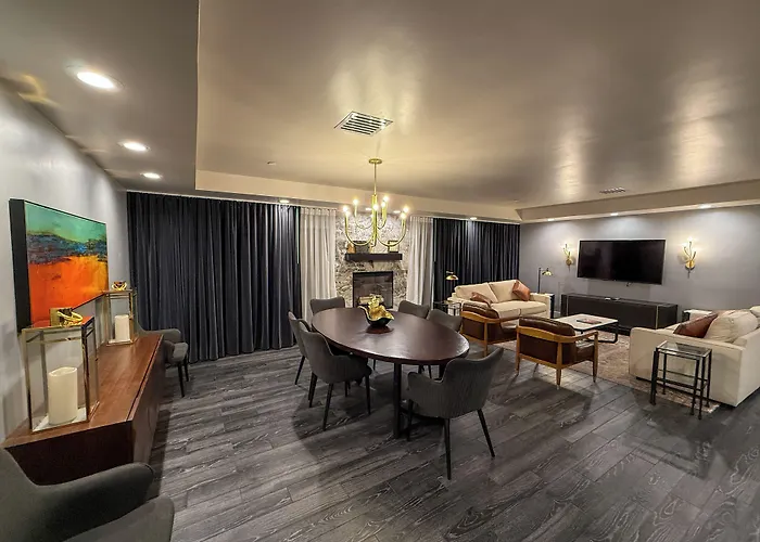 Crowne Plaza Phoenix - Golf By Ihg 4*